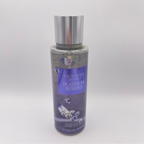 Victoria’s Secret Body Mist in Platinum Berries - Picture 1 of 3